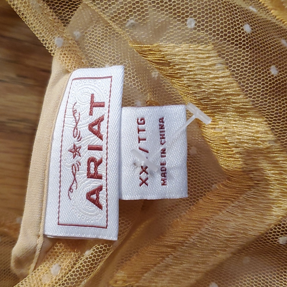 ARIAT Shear blouse with spaghetti strap shirt - Picture 5 of 5